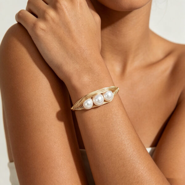 Pod-shaped Baroque Pearl Bangle